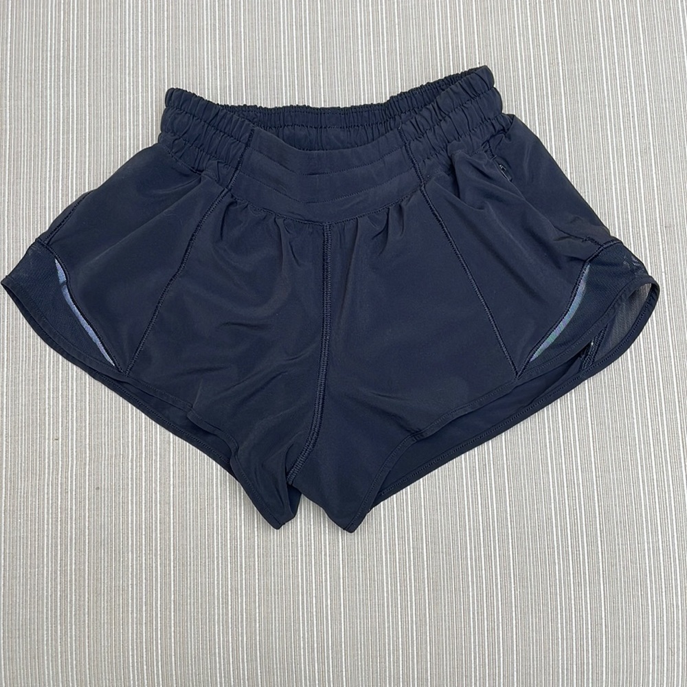 Lululemon Hotty Hot Shorts : 2.5 inseam